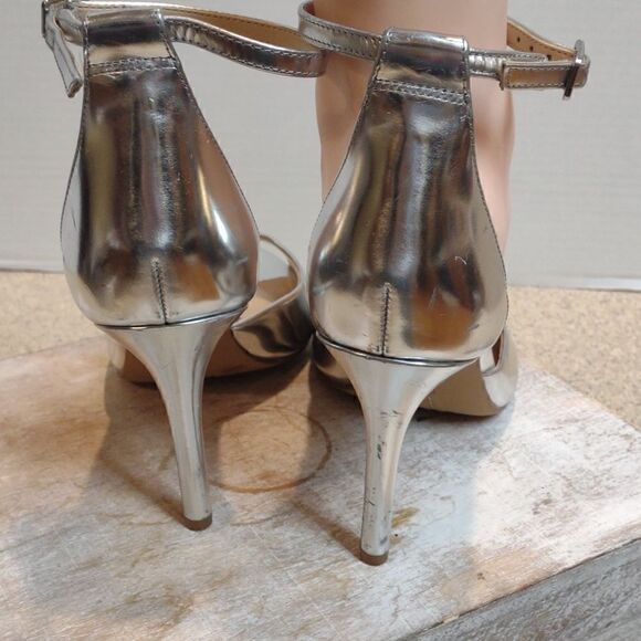 👍 Vince Camuto Siver Heels Size 9. A14 - Picture 2 of 9